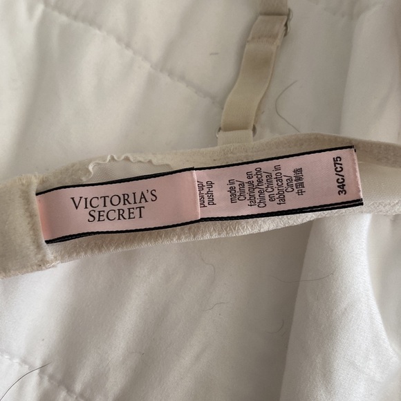 Victoria Secret Push Up Bra - Picture 3 of 3